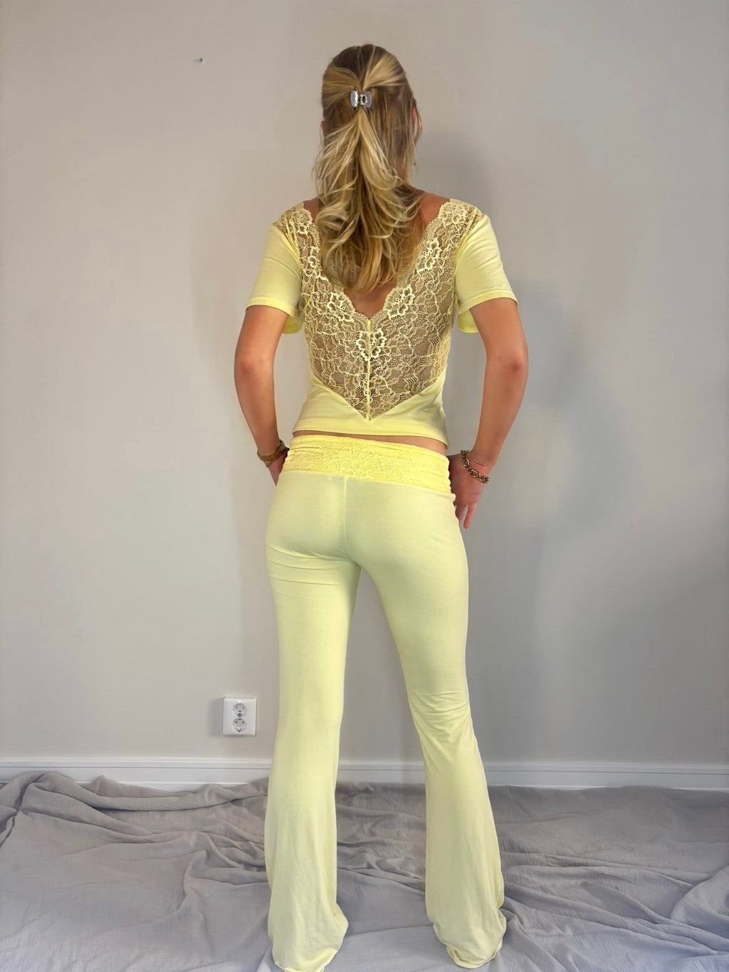 Lacy shirt butter
