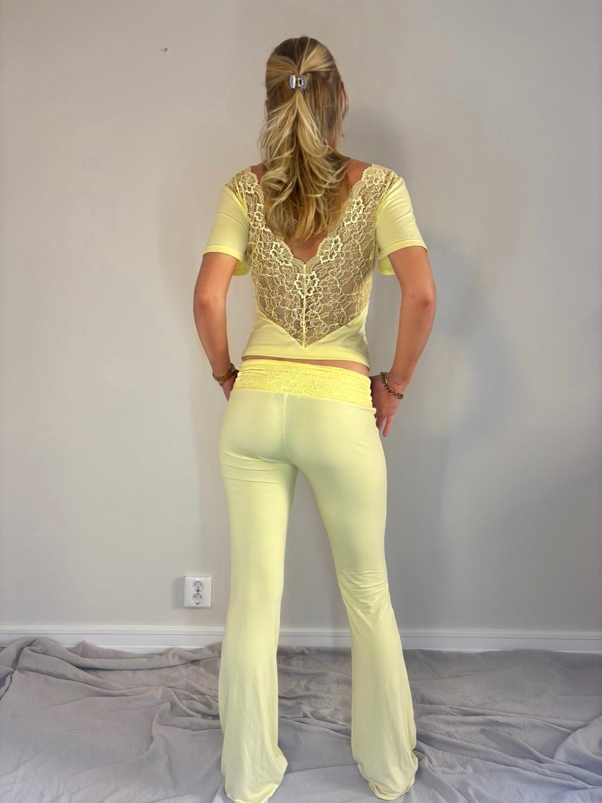 Lacy shirt butter